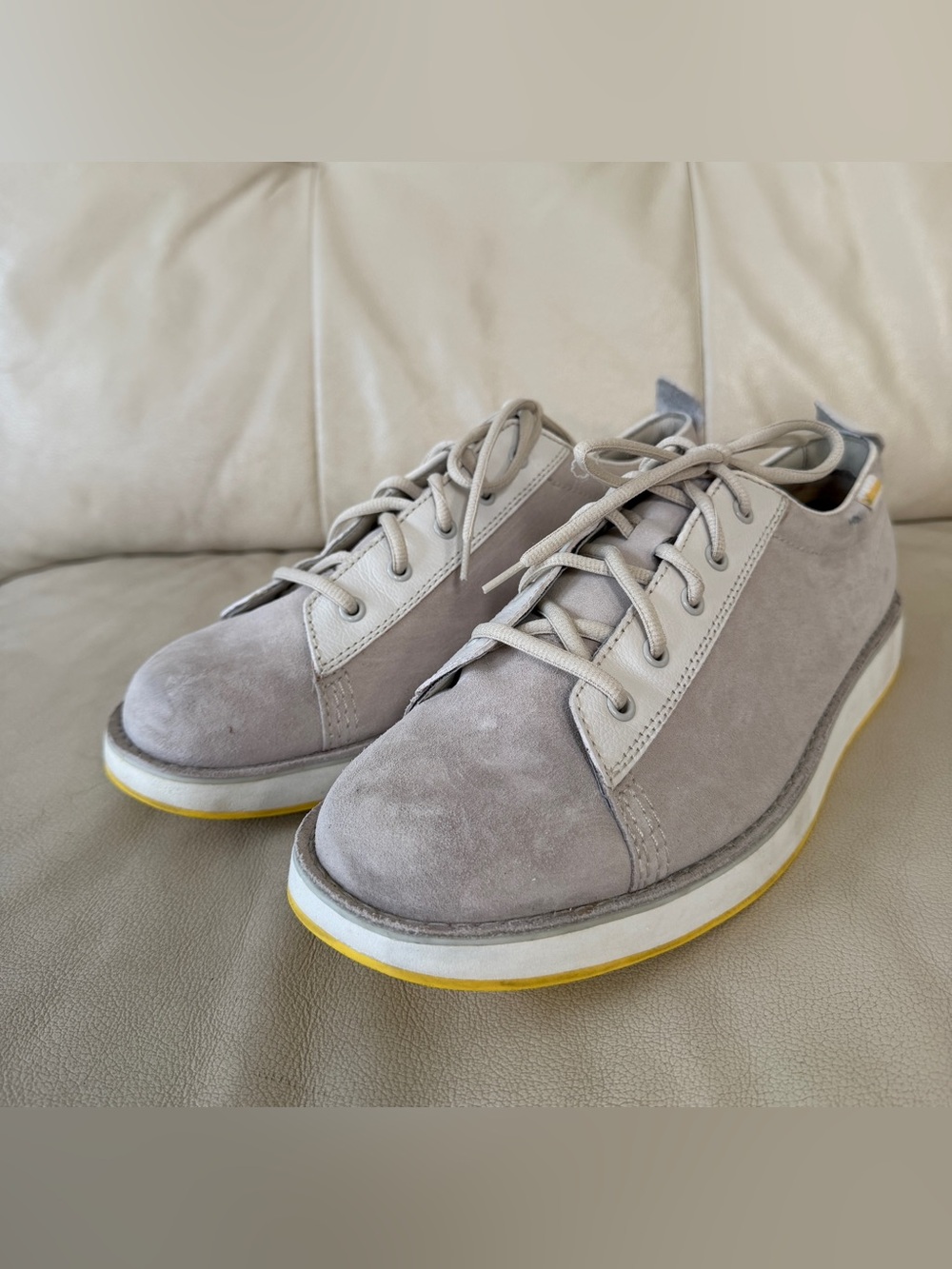 Dr Martens Carris Mens Grey Suede Lace Up Sneakers Shoes AW004 Size US 13 M